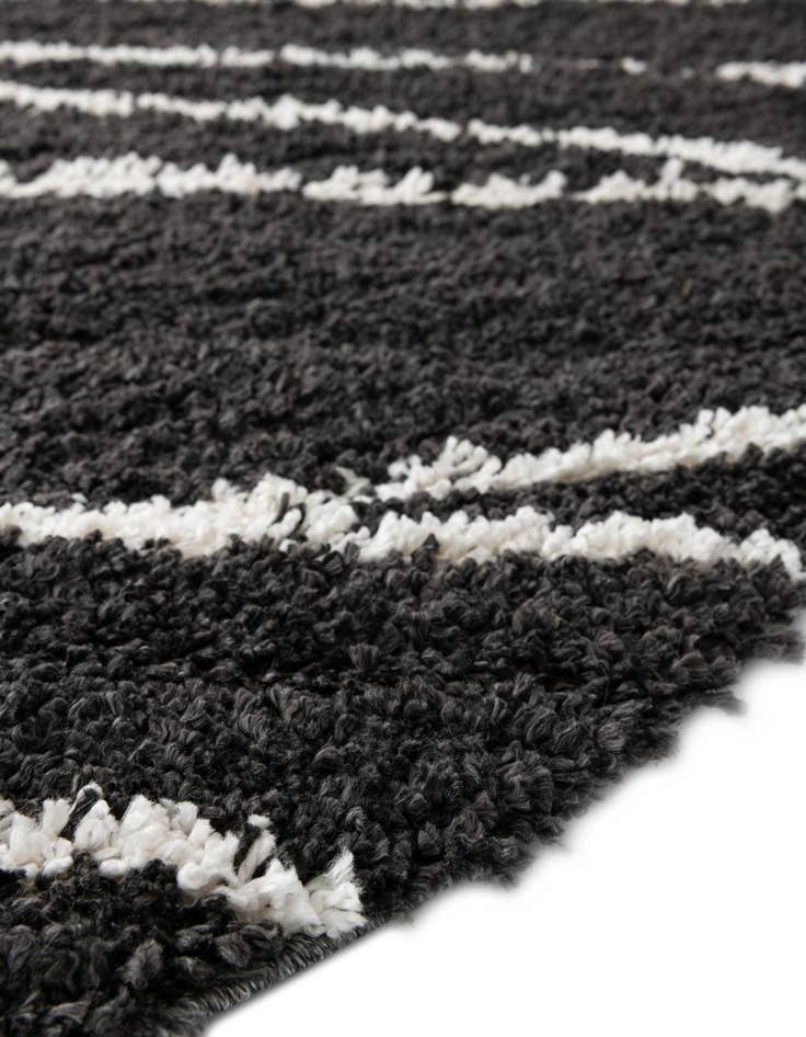 Detail image of 5' 3 x 5' 3 Serenity Shag Round Rug