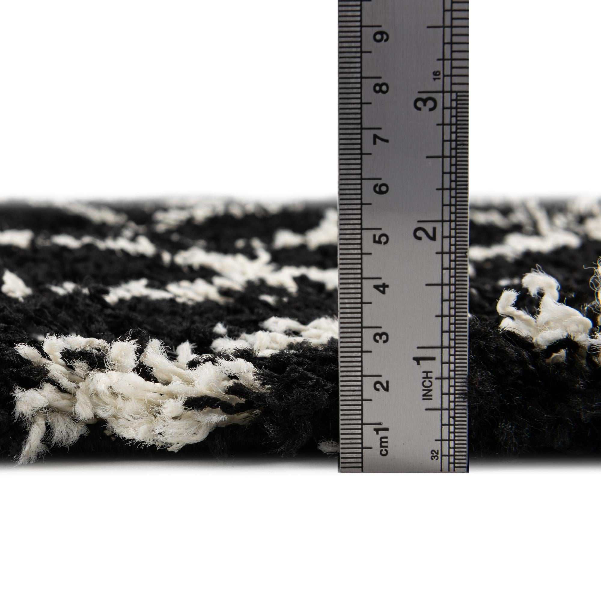 3' 3 x 3' 3 Trellis Shag Round Rug