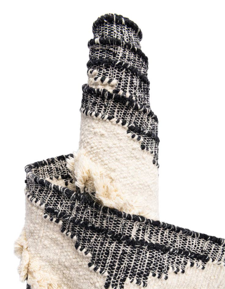 Detail image of 2' 2 x 6' 1 Hand Woven Arizona Wool Runner Rug
