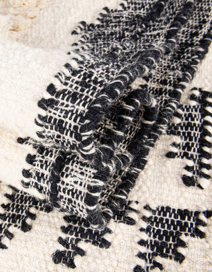Detail image of 2' 2 x 6' 1 Hand Woven Arizona Wool Runner Rug