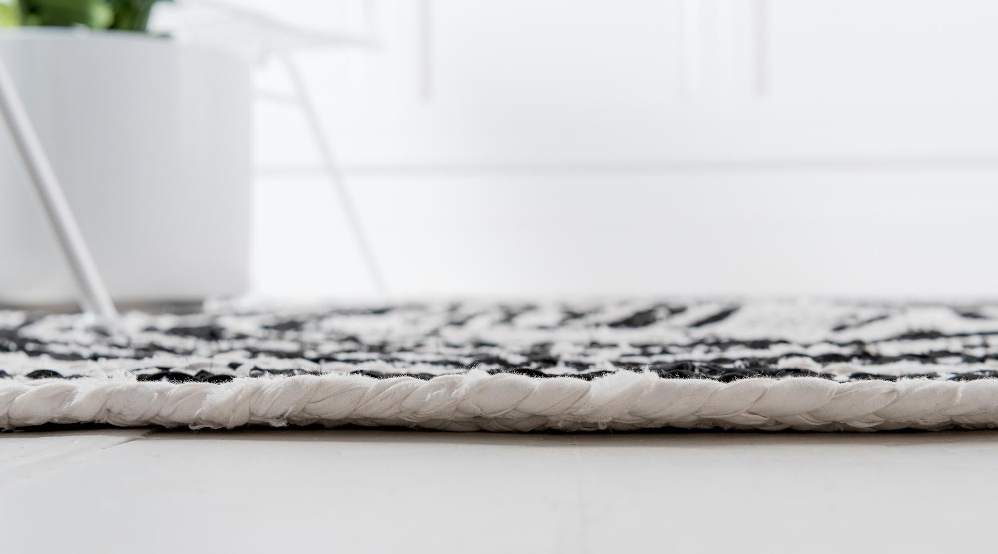 2' 7 x 6' 1 Handmade Braided Chindi Runner Rug