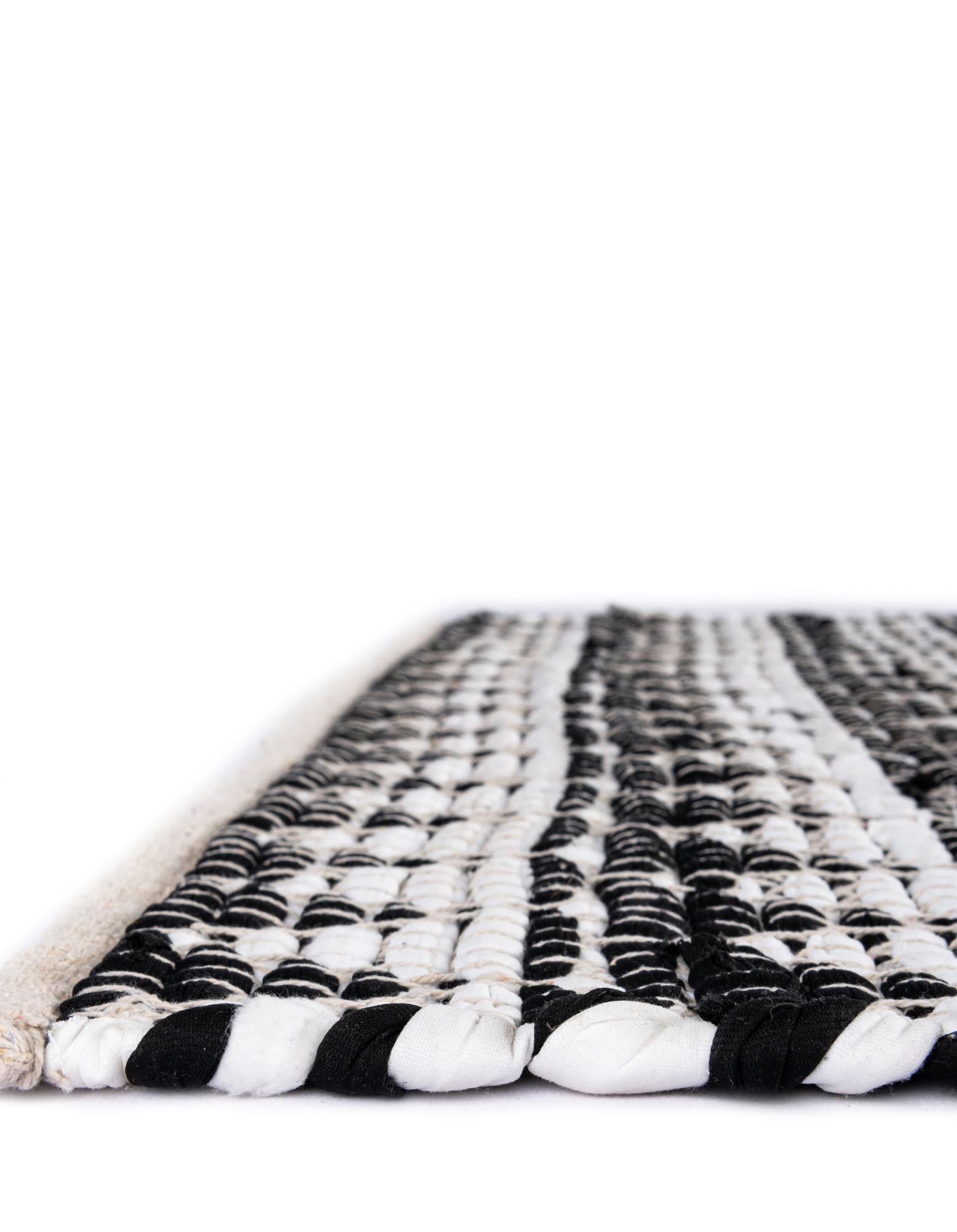 2' 7 x 10' Hand Woven Chindi Jute Runner Rug