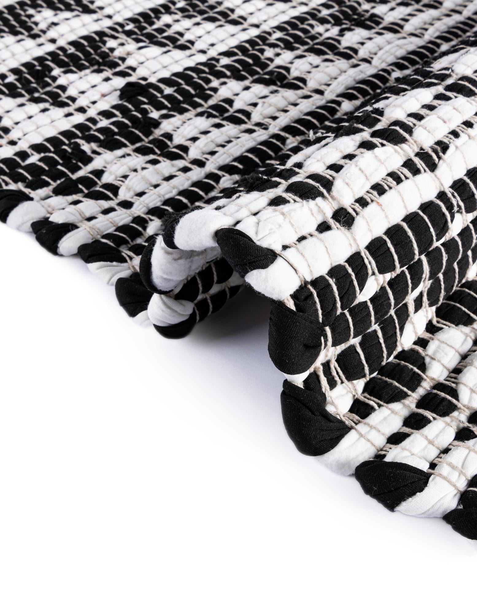 2' 7 x 10' Hand Woven Chindi Jute Runner Rug