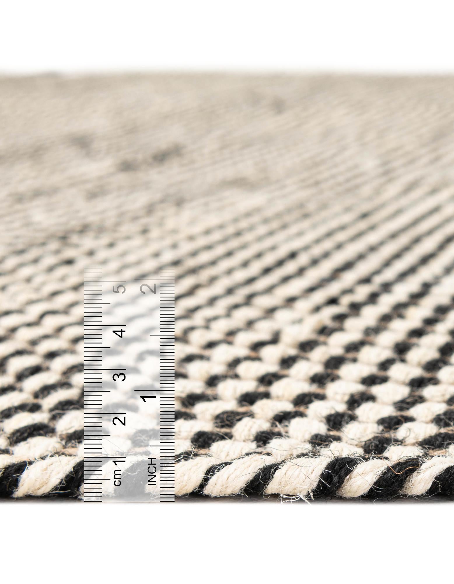 2' x 4' 1 Hand Woven Laurel Handwoven Jute Runner Rug