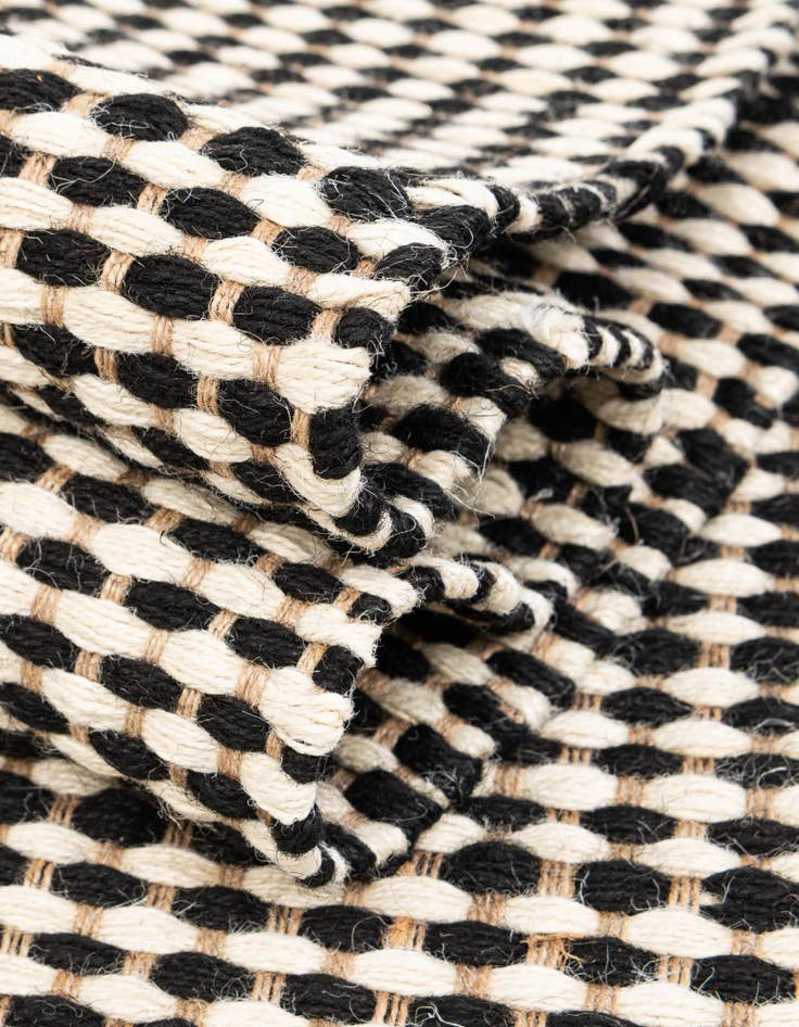 Detail image of 2' x 4' 1 Hand Woven Laurel Handwoven Jute Runner Rug