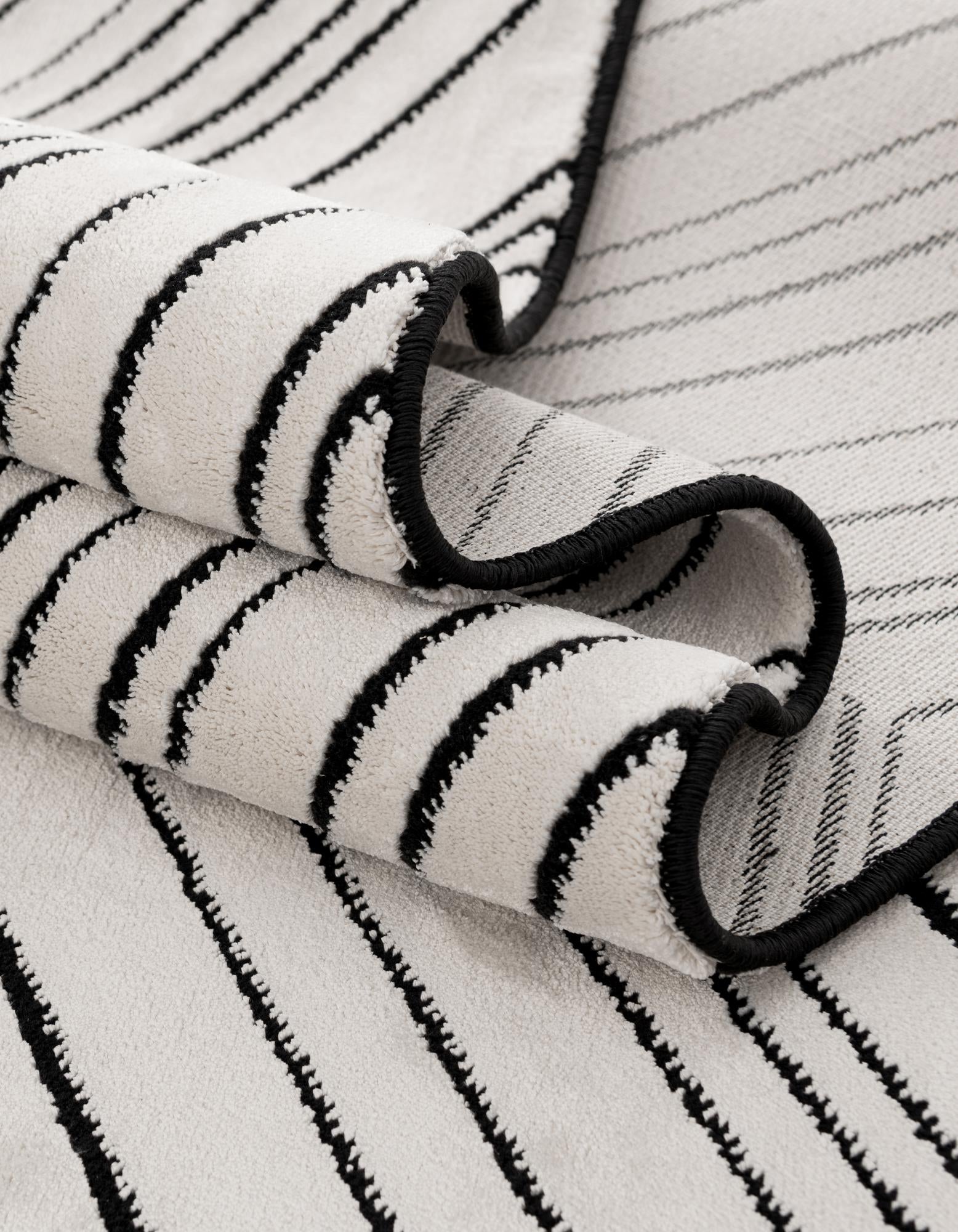 2' 7 x 12' Milano Runner Rug
