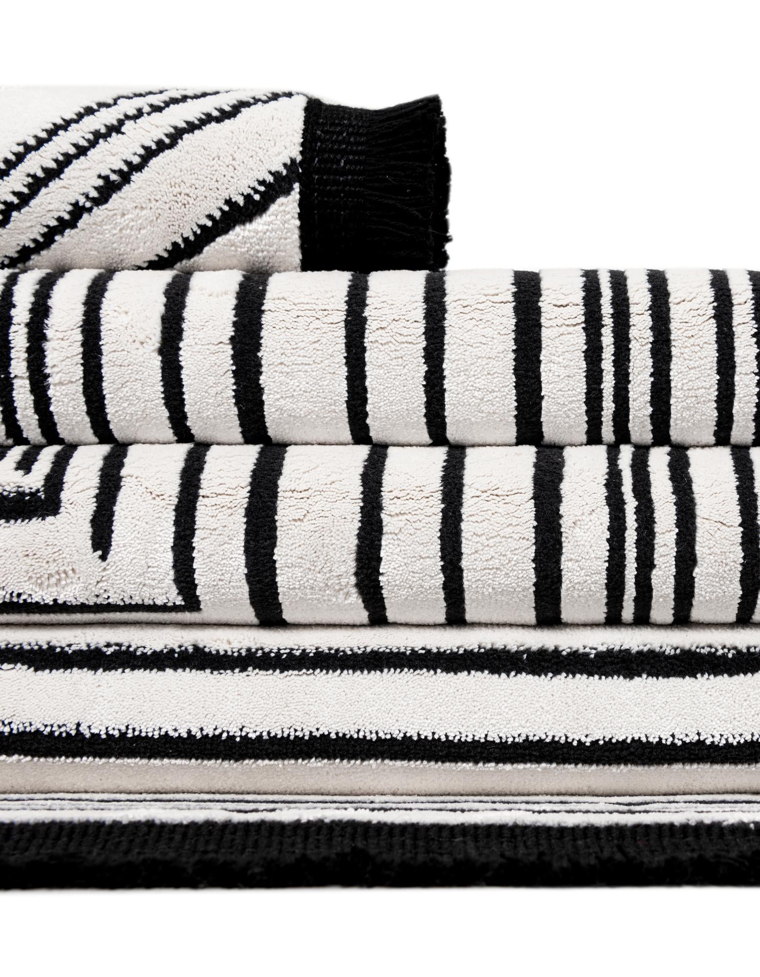 2' 7 x 12' Milano Runner Rug
