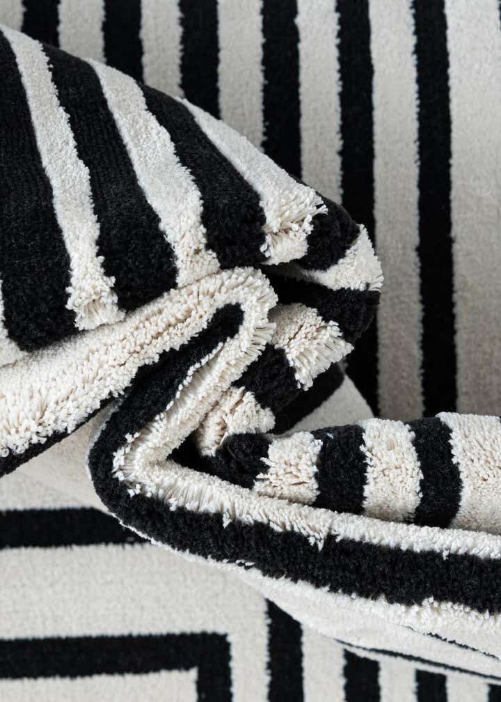 2' 7 x 12' Milano Runner Rug