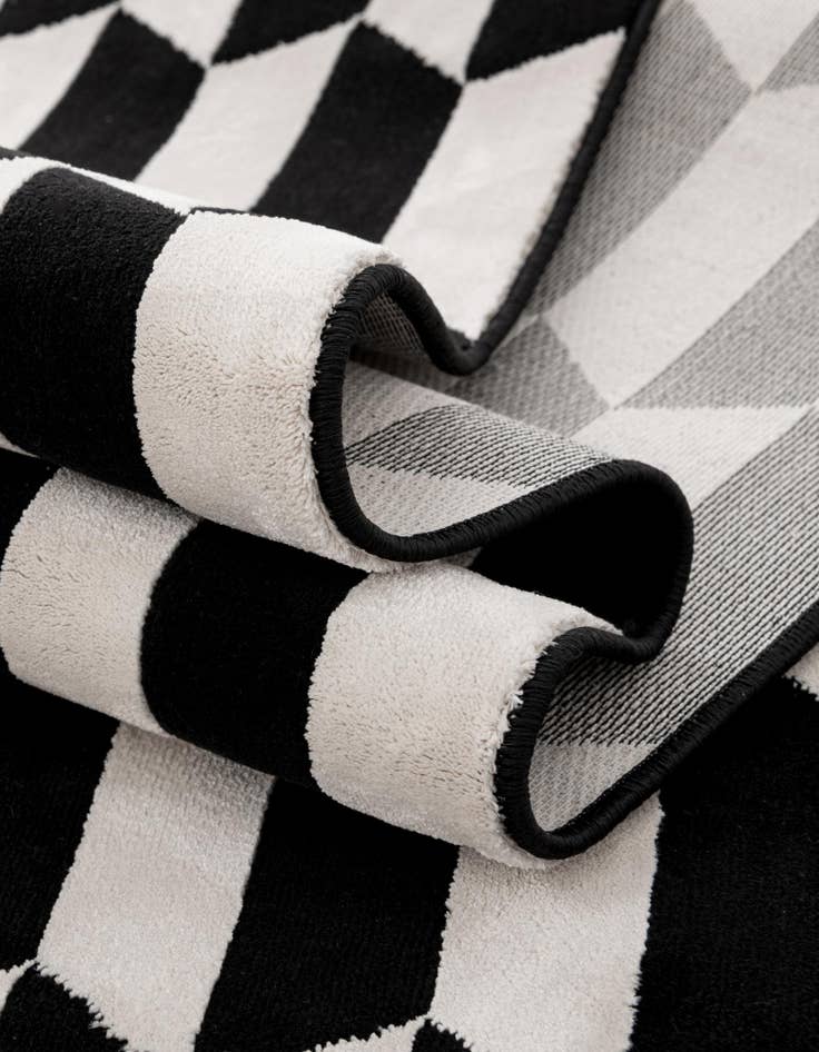 Detail image of 2' x 8' Milano Runner Rug