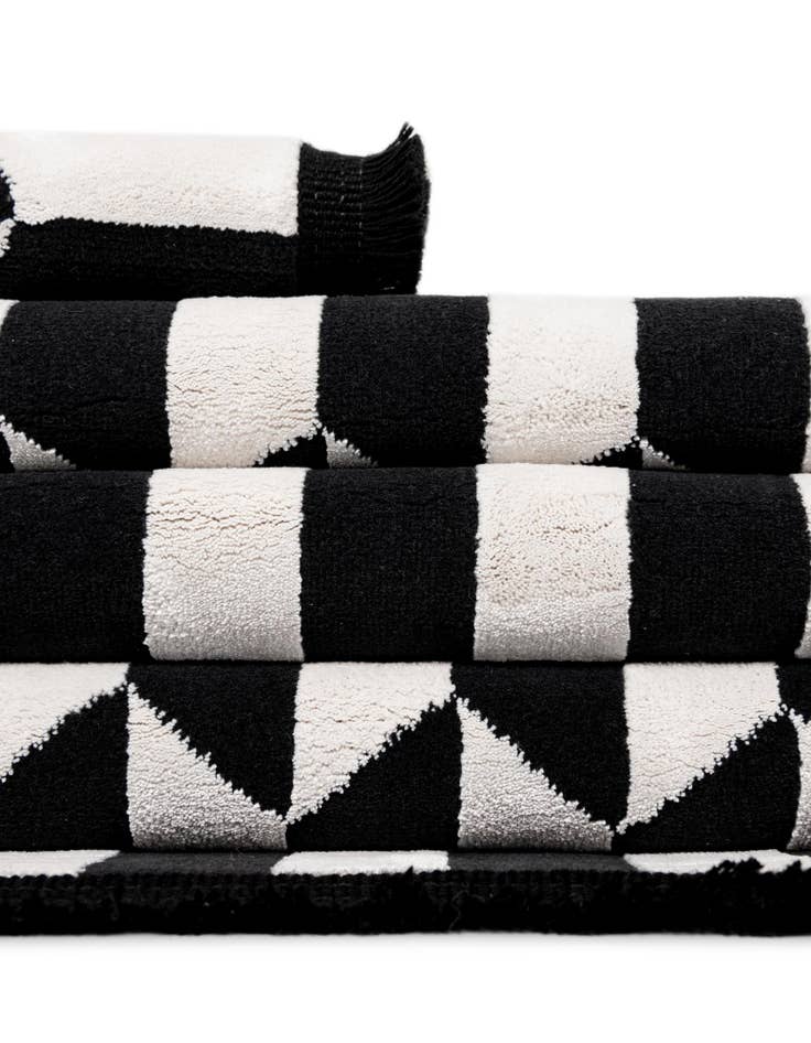 Detail image of 2' x 8' Milano Runner Rug