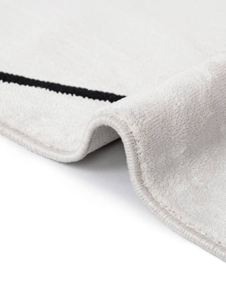 Detail image of 2' x 8' Milano Runner Rug