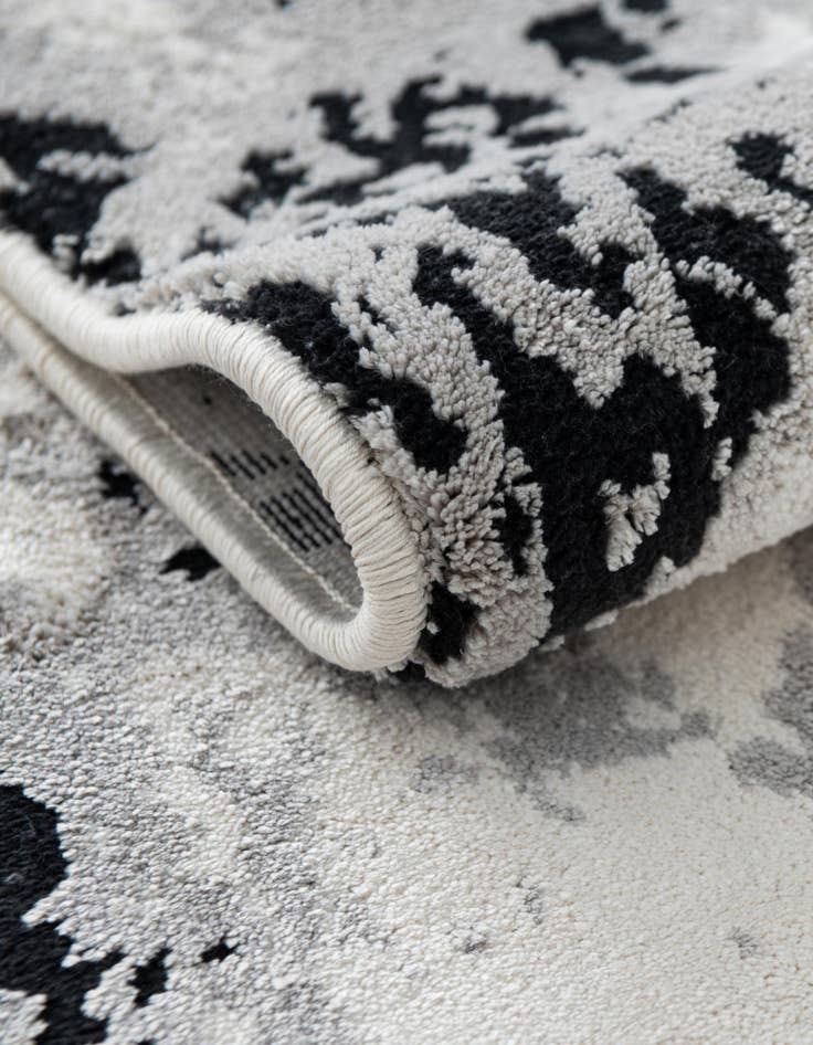 Detail image of 2' 7 x 12' Milano Runner Rug