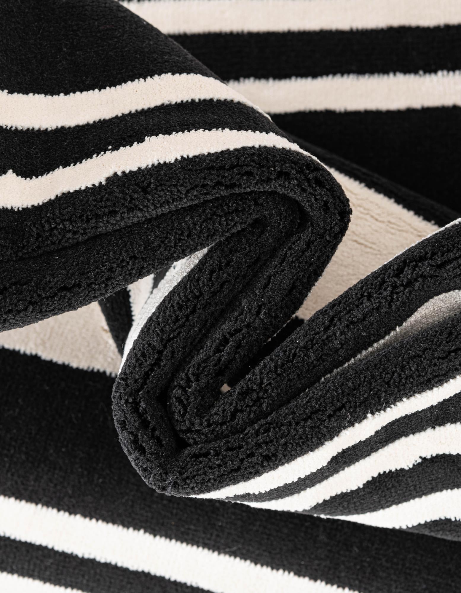 2' 3 x 6' Milano Runner Rug
