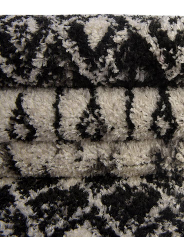 Detail image of 2' x 6' Moroccan Trellis Runner Rug