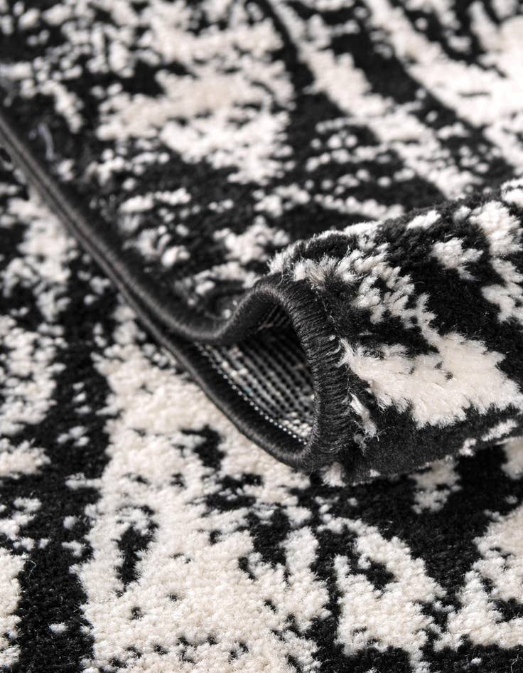Detail image of 2' 7 x 12' Oregon Runner Rug