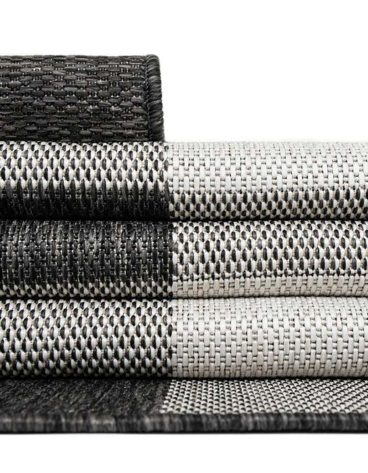 2' x 5' 3 Easy-Clean Checkered Indoor / Outdoor Runner Rug