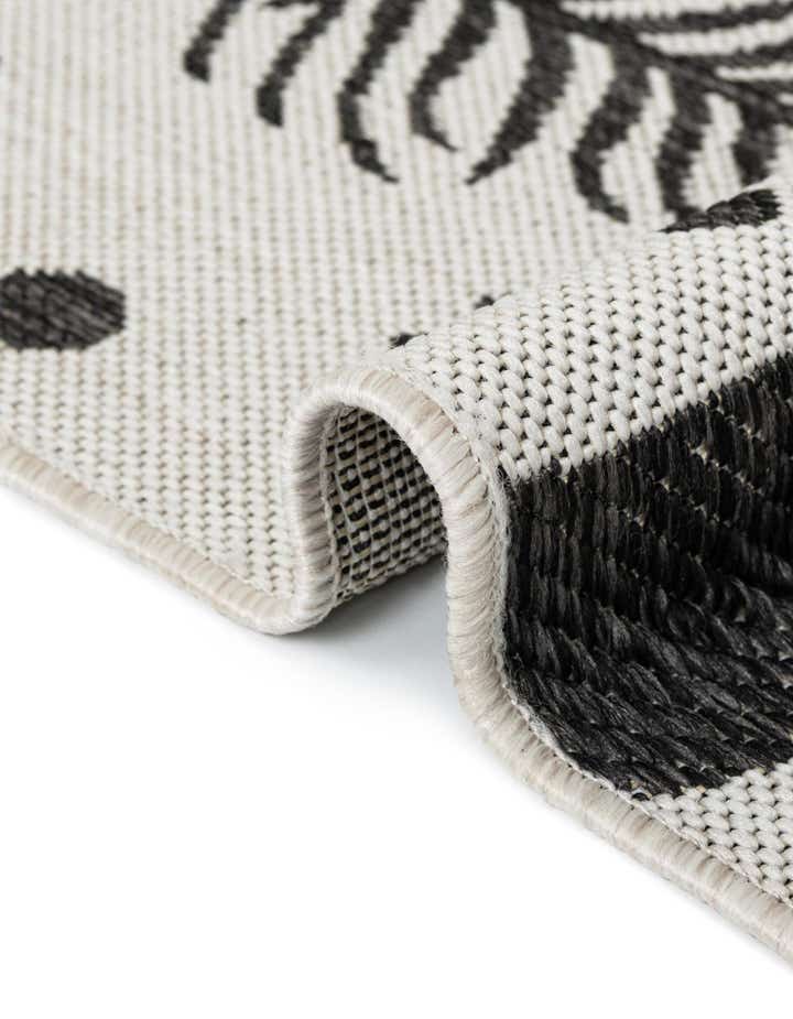 2' x 8' Easy-Clean Holiday Indoor / Outdoor Runner Rug