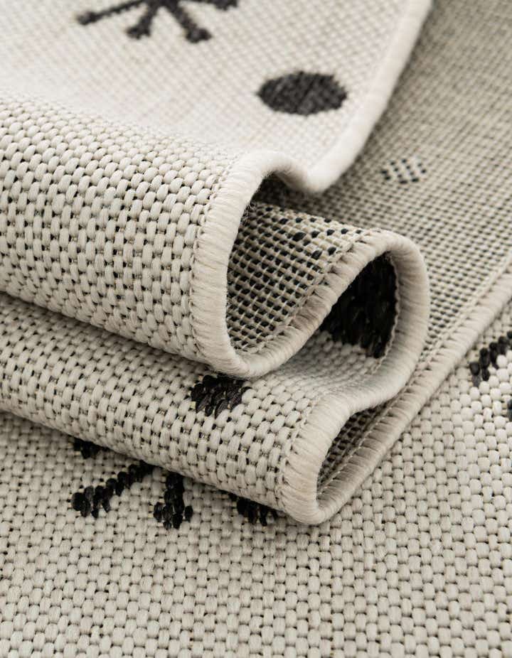 2' x 8' Easy-Clean Holiday Indoor / Outdoor Runner Rug