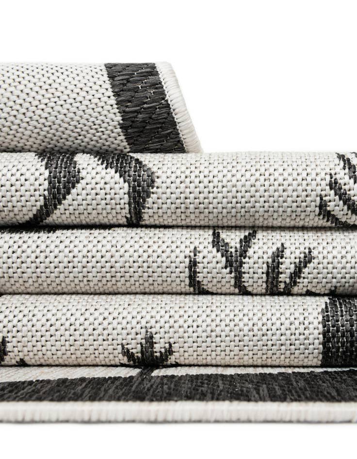 Detail image of 2' x 5' 3  Washable Holiday Indoor / Outdoor Runner Rug