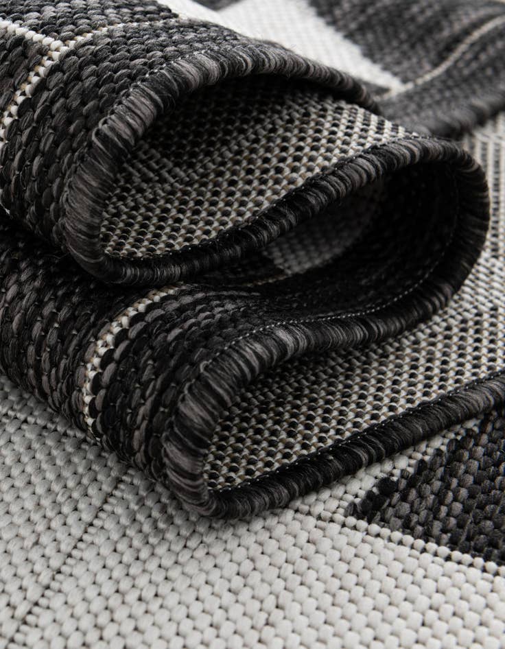 Detail image of 2' x 6'  Washable Modern Indoor / Outdoor Runner Rug