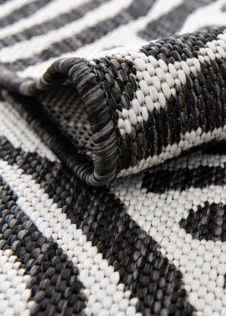 2' 7 x 12' Easy-Clean Modern Indoor / Outdoor Runner Rug