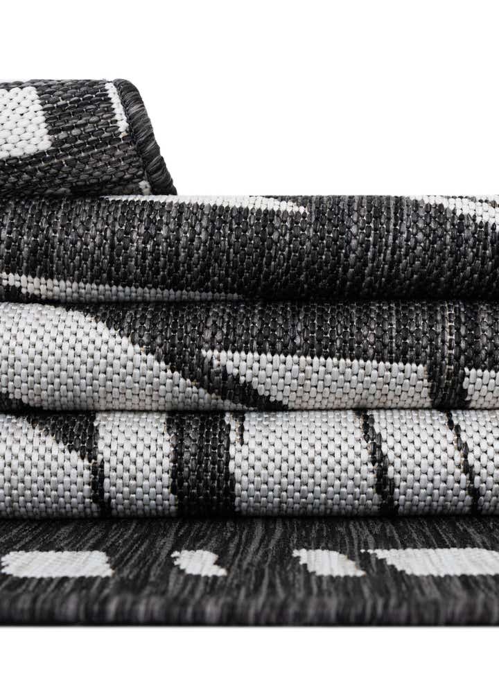 2' x 6' Easy-Clean Modern Indoor / Outdoor Runner Rug