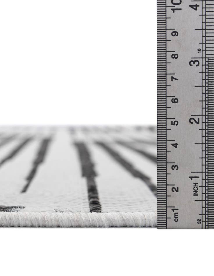 Detail image of 2' x 5' 3 Easy-Clean Modern Indoor / Outdoor Runner Rug