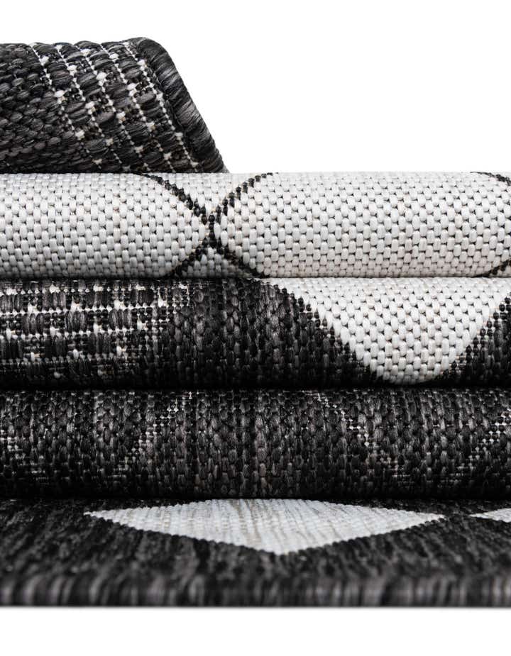 2' 7 x 12' Easy-Clean Modern Indoor / Outdoor Runner Rug