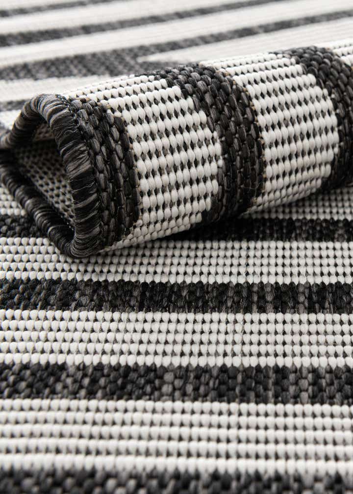 2' x 6' Easy-Clean Modern Indoor / Outdoor Runner Rug