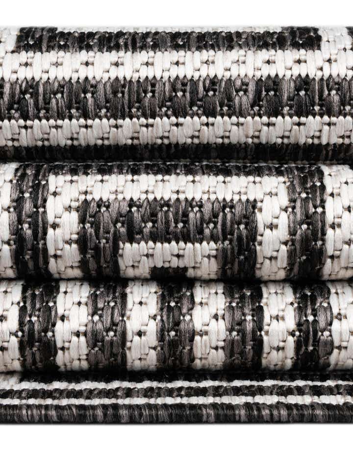 2' x 4' Easy-Clean Modern Indoor / Outdoor Runner Rug