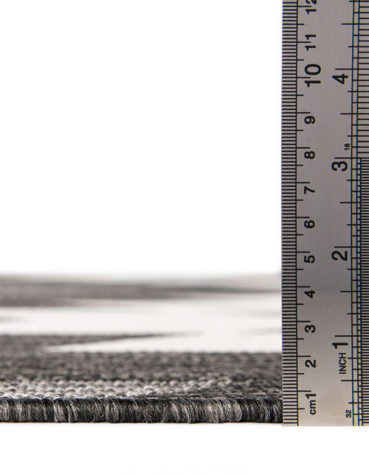 Detail image of 2' 7 x 12' Easy-Clean Modern Indoor / Outdoor Runner Rug