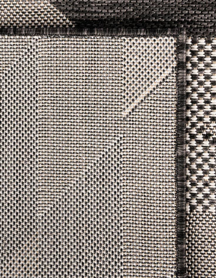 Detail image of 2' 7 x 12' Easy-Clean Modern Indoor / Outdoor Runner Rug