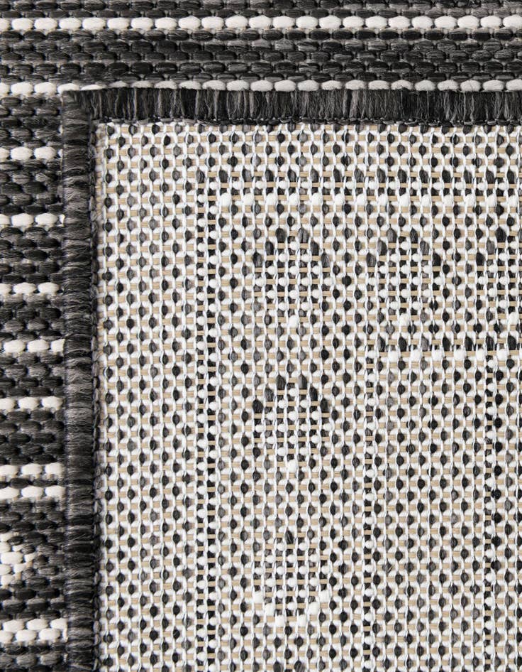 Detail image of 2' 7 x 12'  Washable Traditional Indoor / Outdoor Runner Rug