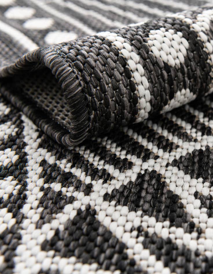 Detail image of 2' x 8'  Washable Traditional Indoor / Outdoor Runner Rug