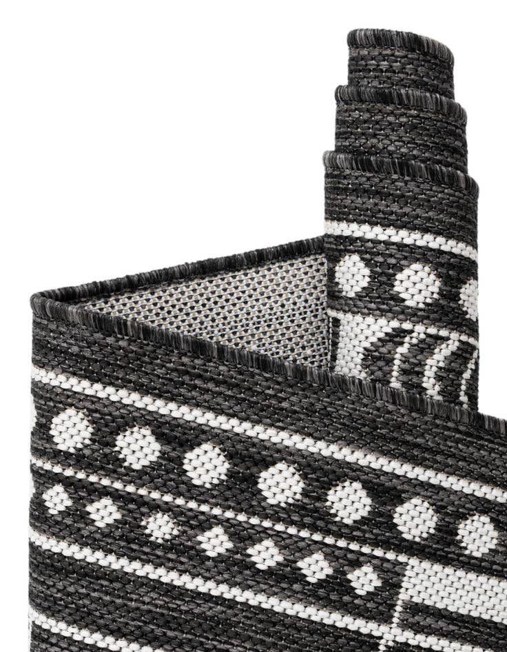 Detail image of 2' x 8'  Washable Traditional Indoor / Outdoor Runner Rug