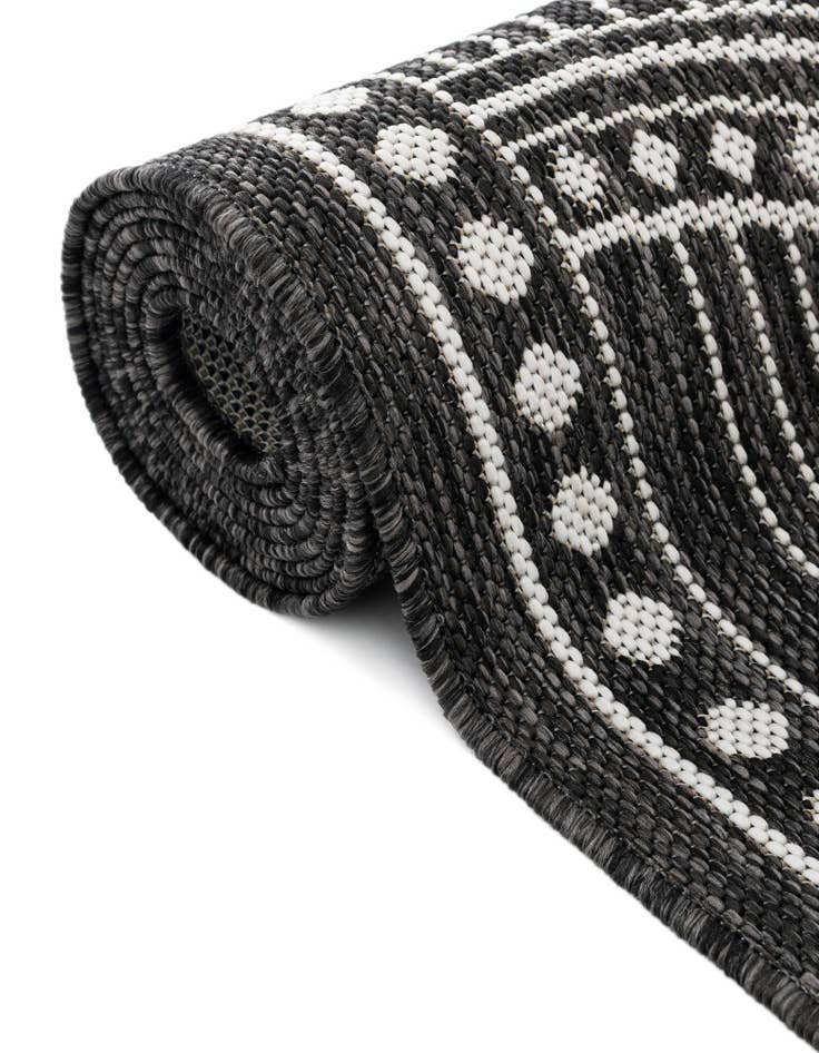 Detail image of 2' x 8'  Washable Traditional Indoor / Outdoor Runner Rug