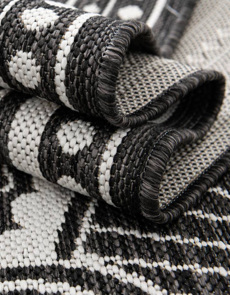 Detail image of 2' x 8'  Washable Traditional Indoor / Outdoor Runner Rug