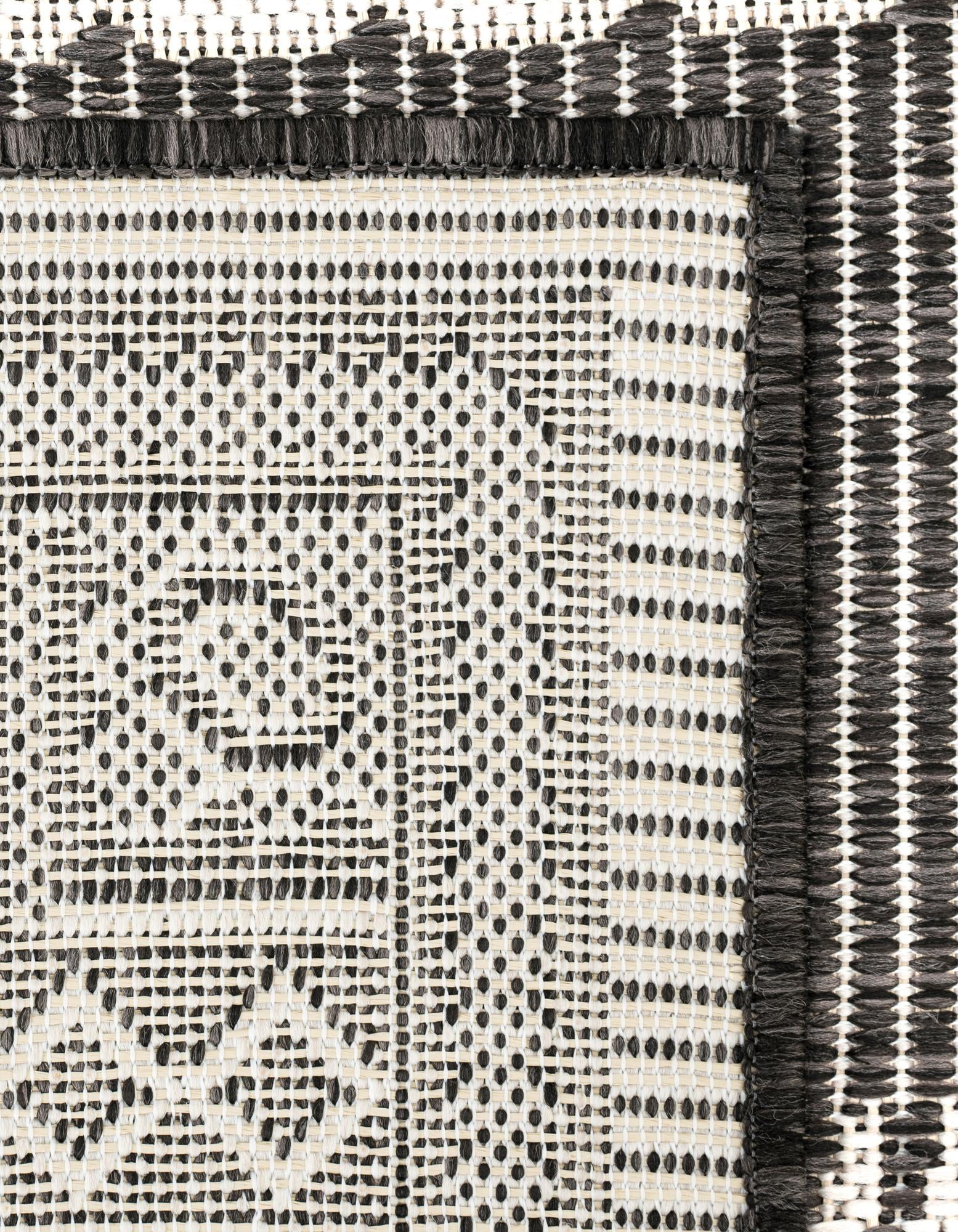 2' x 8' Easy-Clean Traditional Indoor / Outdoor Runner Rug