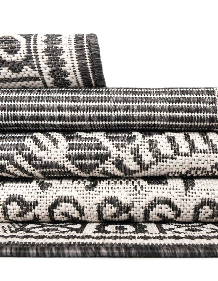 Detail image of 2' x 8'  Washable Traditional Indoor / Outdoor Runner Rug