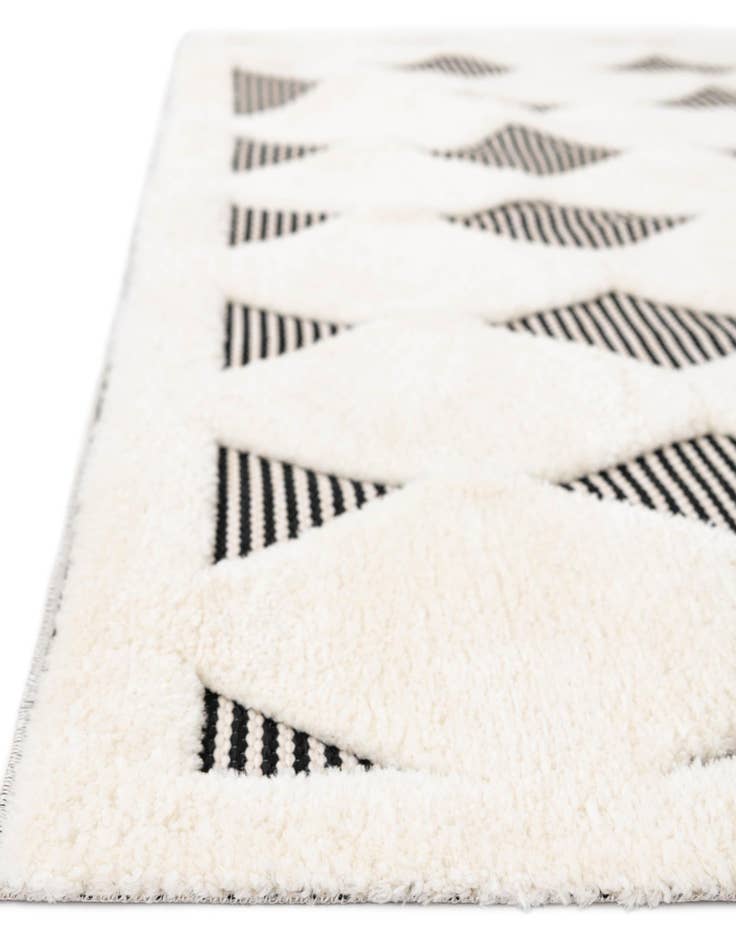 Detail image of 2' x 5' Prismatic Runner Rug