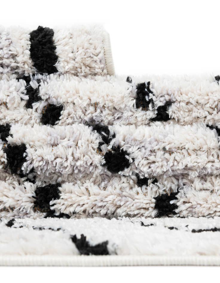 Detail image of 2' x 7' 10 Tagine Runner Rug