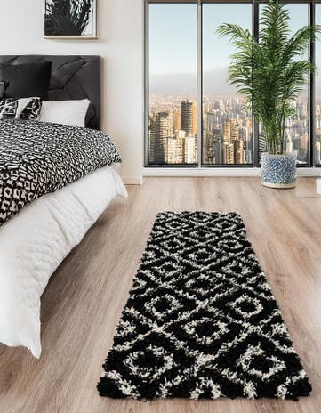 Black and White Trellis Shag Runner Rug