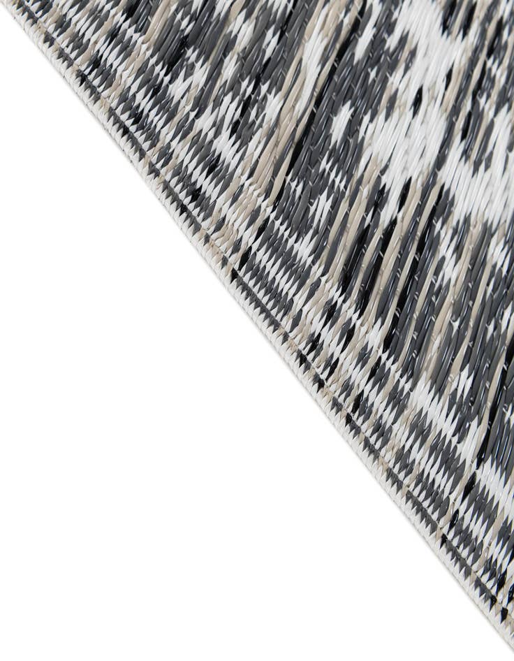 Detail image of 2' x 6'  Washable Vista Breeze Indoor / Outdoor Runner Rug