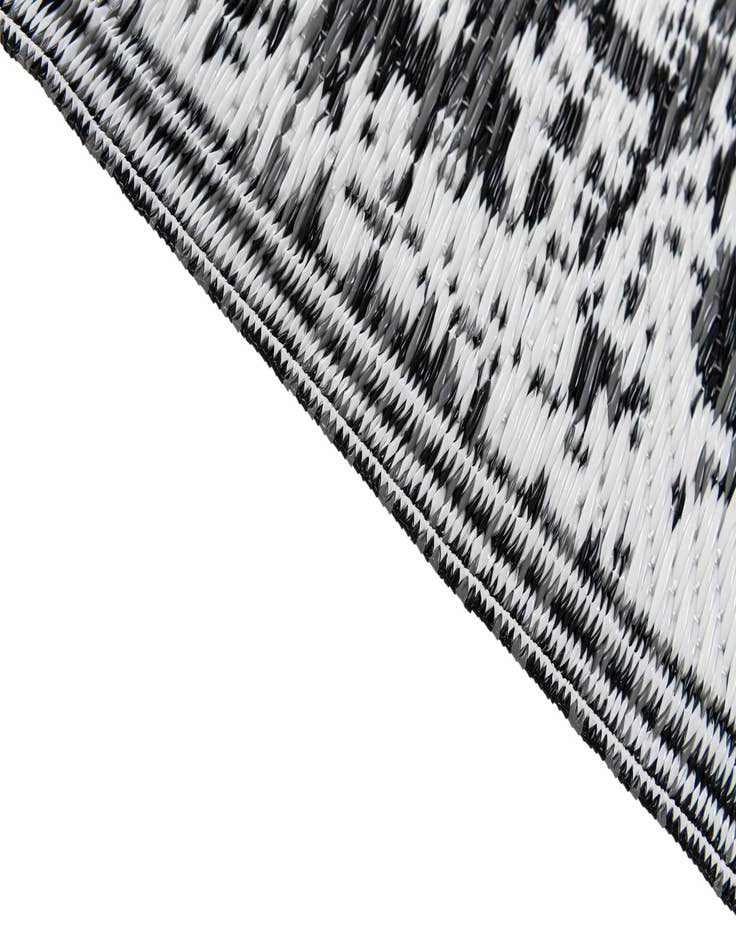 Detail image of 2' x 6' 2  Washable Vista Breeze Indoor / Outdoor Runner Rug