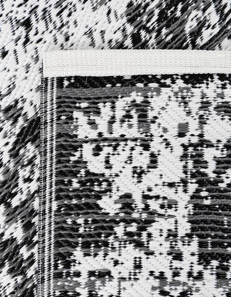 Detail image of 2' x 6' 2  Washable Vista Breeze Indoor / Outdoor Runner Rug