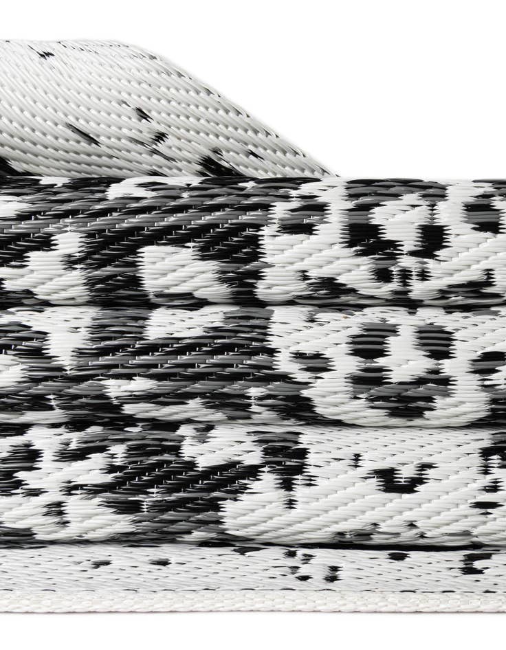 Detail image of 2' x 6'  Washable Vista Breeze Indoor / Outdoor Runner Rug