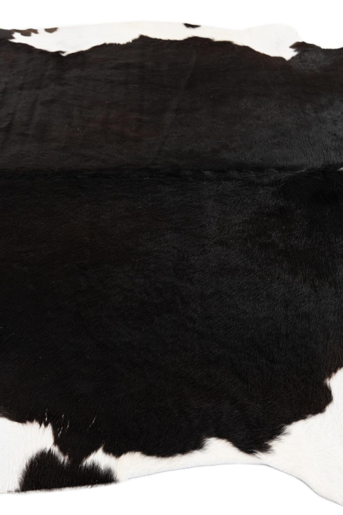 6' 5 x 6' 8 Cowhide Leather Square Rug