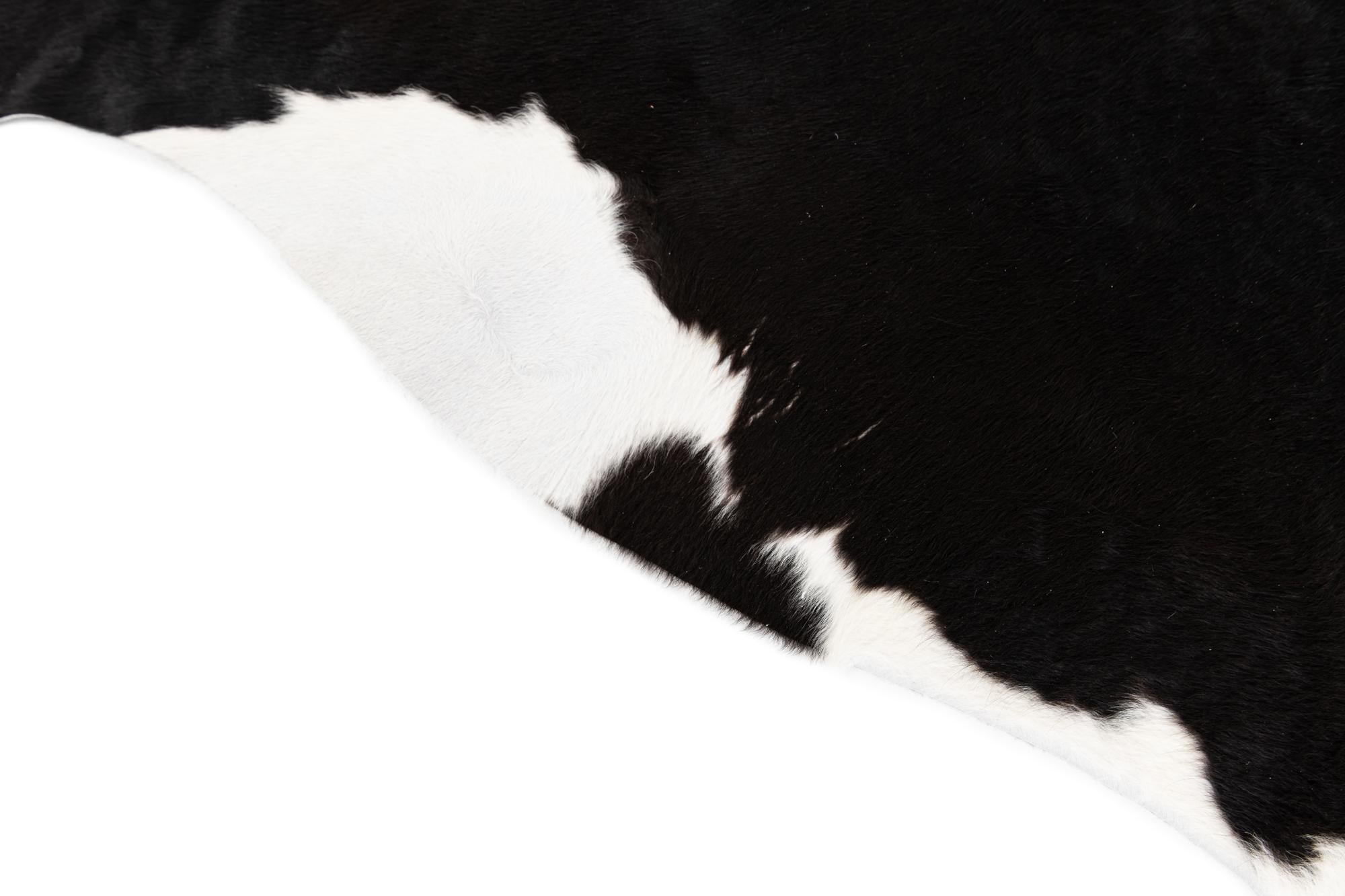 6' 5 x 6' 8 Cowhide Leather Square Rug