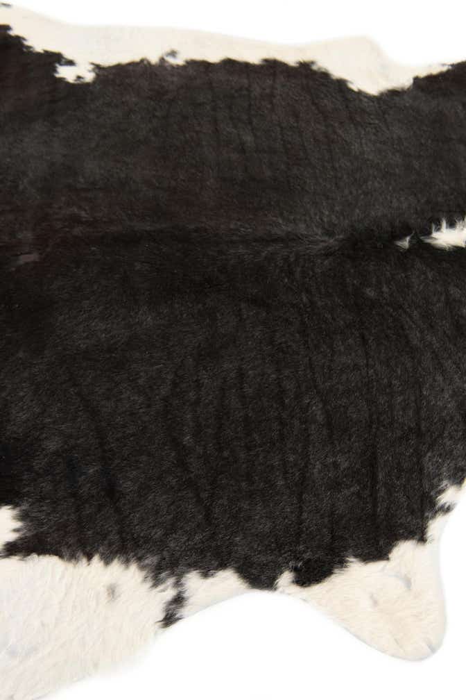 6' 1 x 6' 3 Cowhide Leather Square Rug