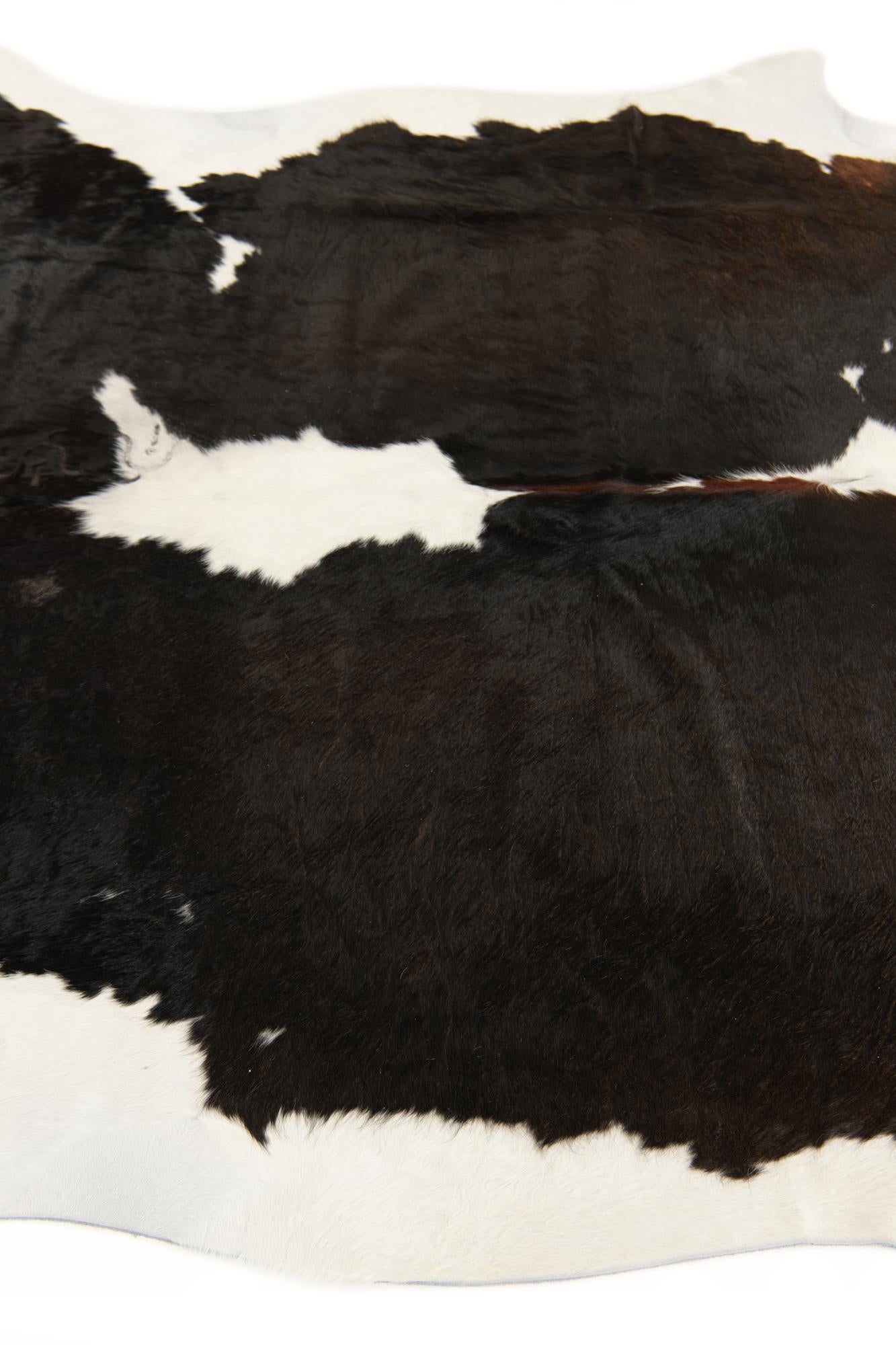 6' 1 x 6' 8 Cowhide Leather Square Rug